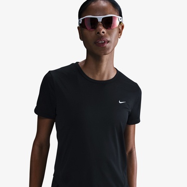  Nike Tempo Dri-Fit Kadın Siyah T-Shirt