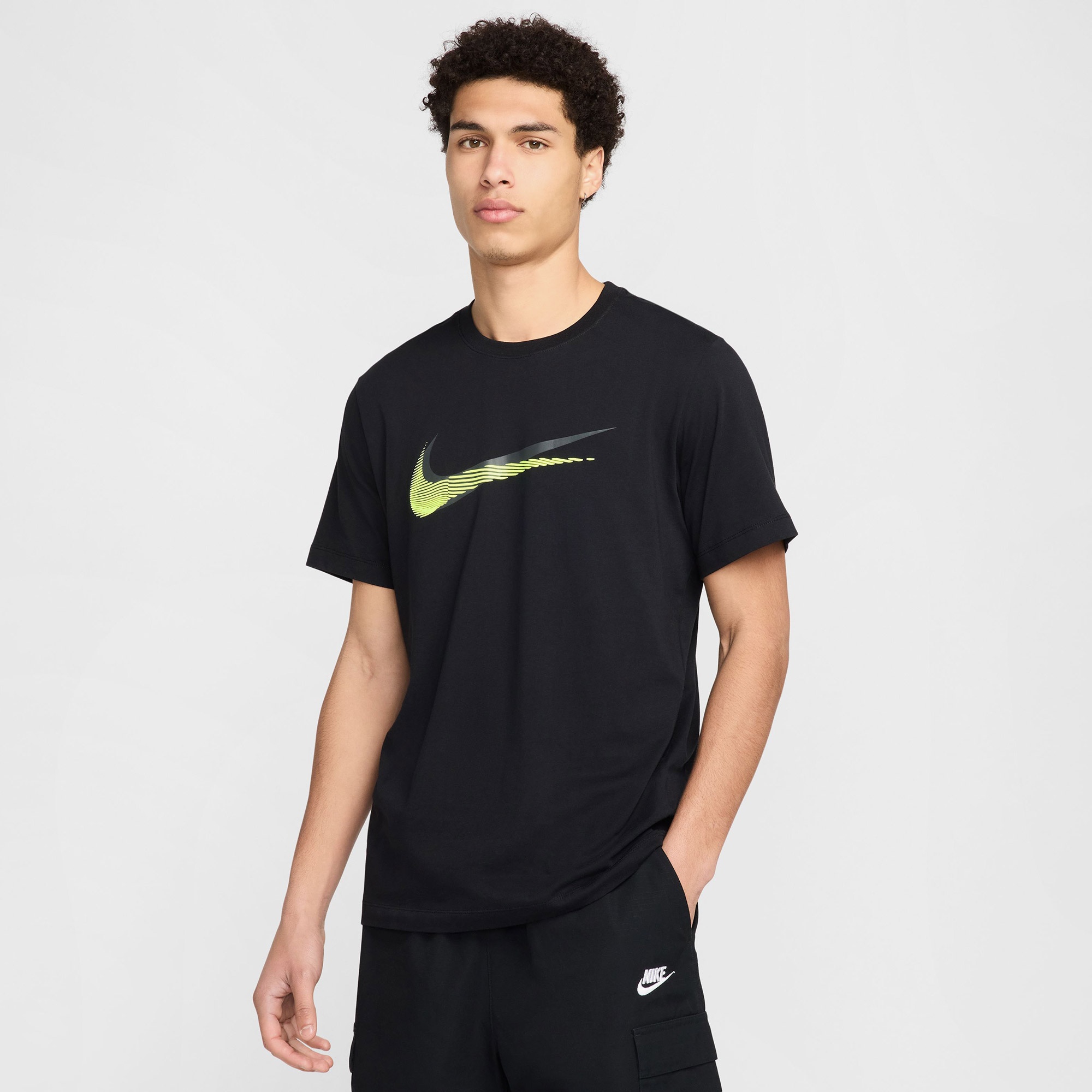 Nike Sportswear Swoosh Erkek Siyah T-Shirt