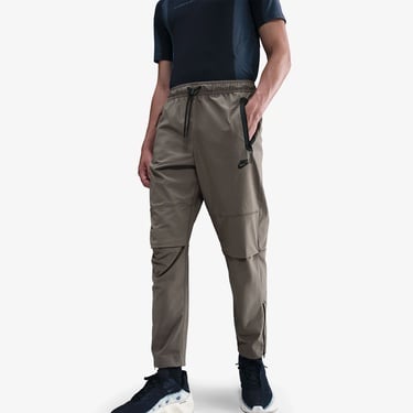  Nike Tech Woven Erkek Kahverengi Eşofman Altı