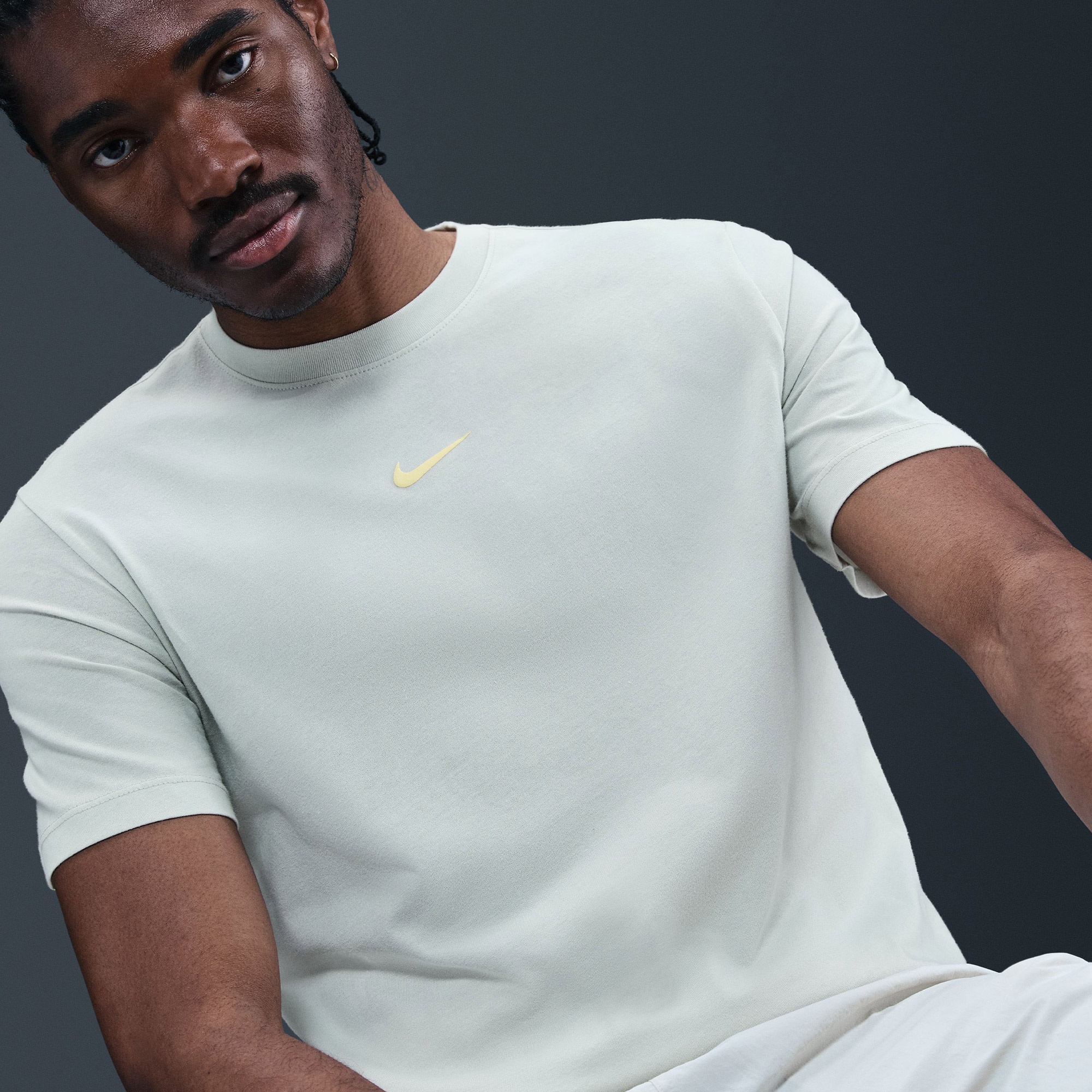 Nike Sportswear Erkek Gri T-Shirt