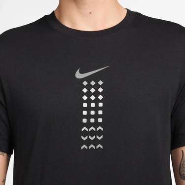  Nike Sportswear Ava Rover Erkek Siyah T-Shirt