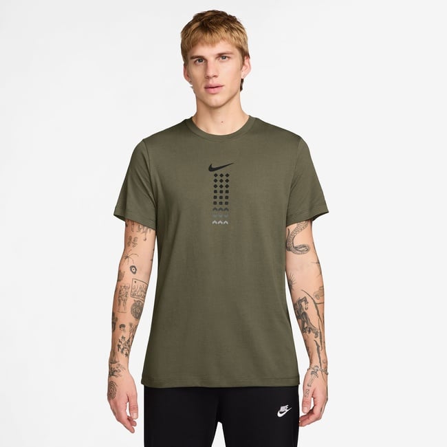  Nike Sportswear Ava Rover Erkek Yeşil T-Shirt