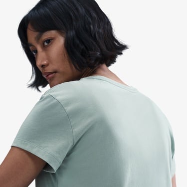  Nike Sportswear Club Kadın Yeşil T-Shirt