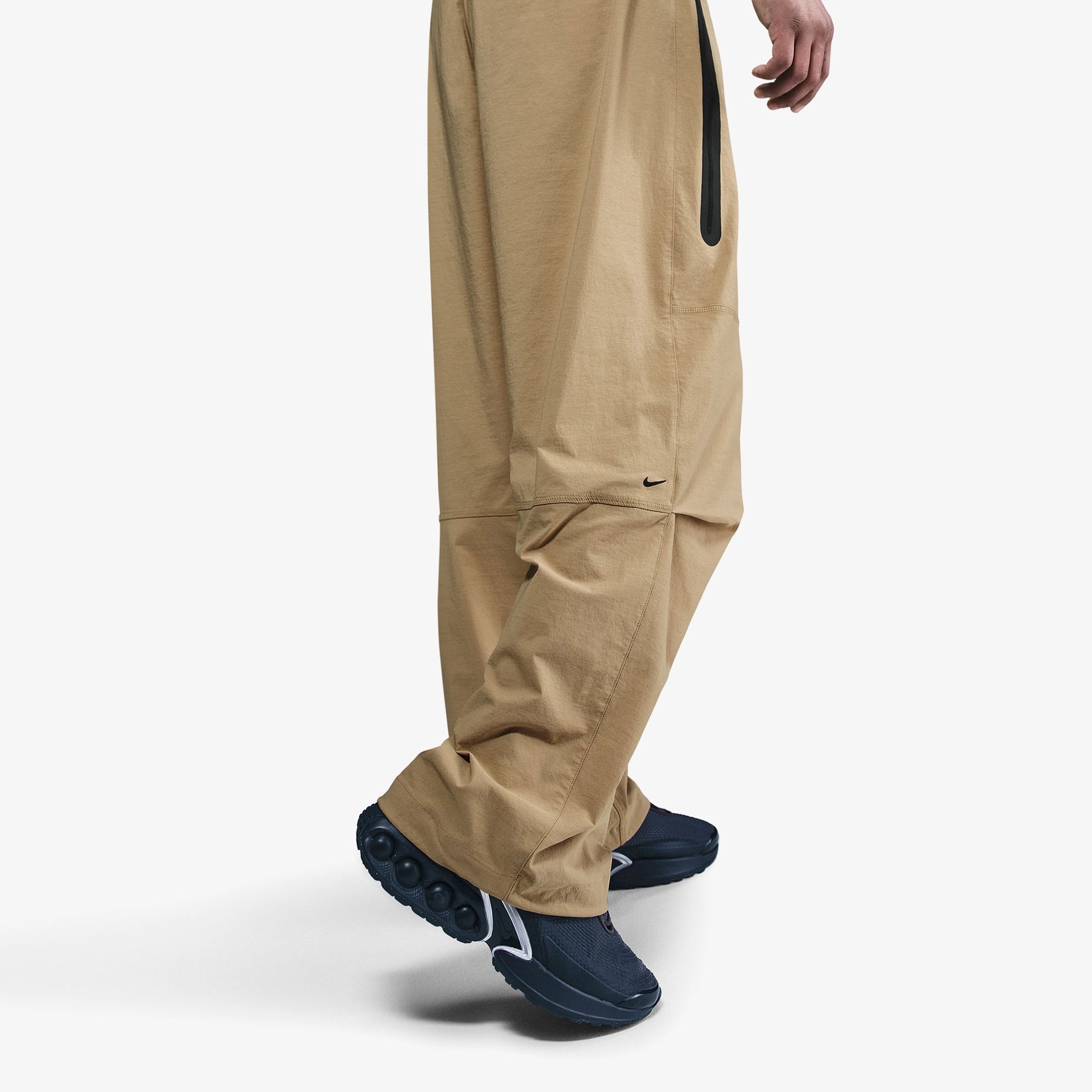 Nike Tech Woven Erkek Bej Eşofman Altı