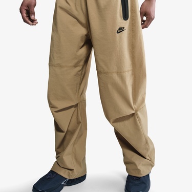  Nike Tech Woven Erkek Bej Eşofman Altı