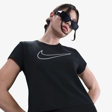  Nike Sportswear Club Kadın Siyah T-Shirt