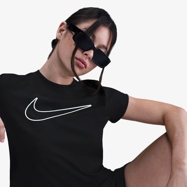  Nike Sportswear Club Kadın Siyah T-Shirt