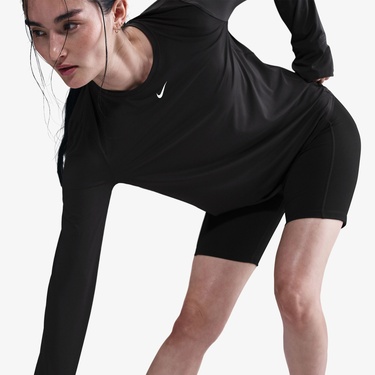  Nike One Classic Dri-Fit Kadın Siyah T-Shirt