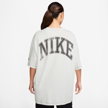  Nike Sportswear Street Kadın Beyaz T-Shirt