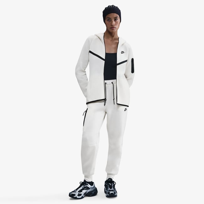  Nike Sportswear Tech Fleece Windrunner Kadın Beyaz Eşofman Üstü