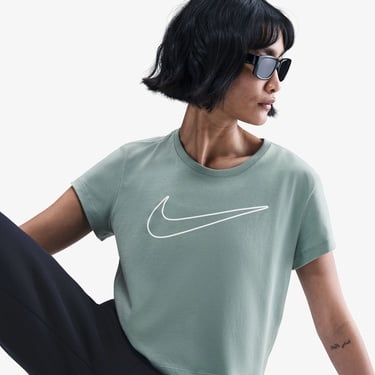  Nike Sportswear Club Kadın Yeşil T-Shirt