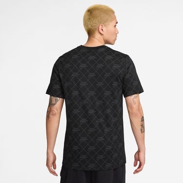 Nike All Over Printed Seasonal Club Erkek Siyah T-Shirt