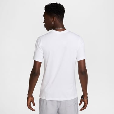  Nike Sportswear Swoosh Erkek Beyaz T-Shirt