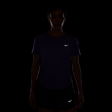  Nike Tempo Dri-Fit Kadın Mor T-Shirt