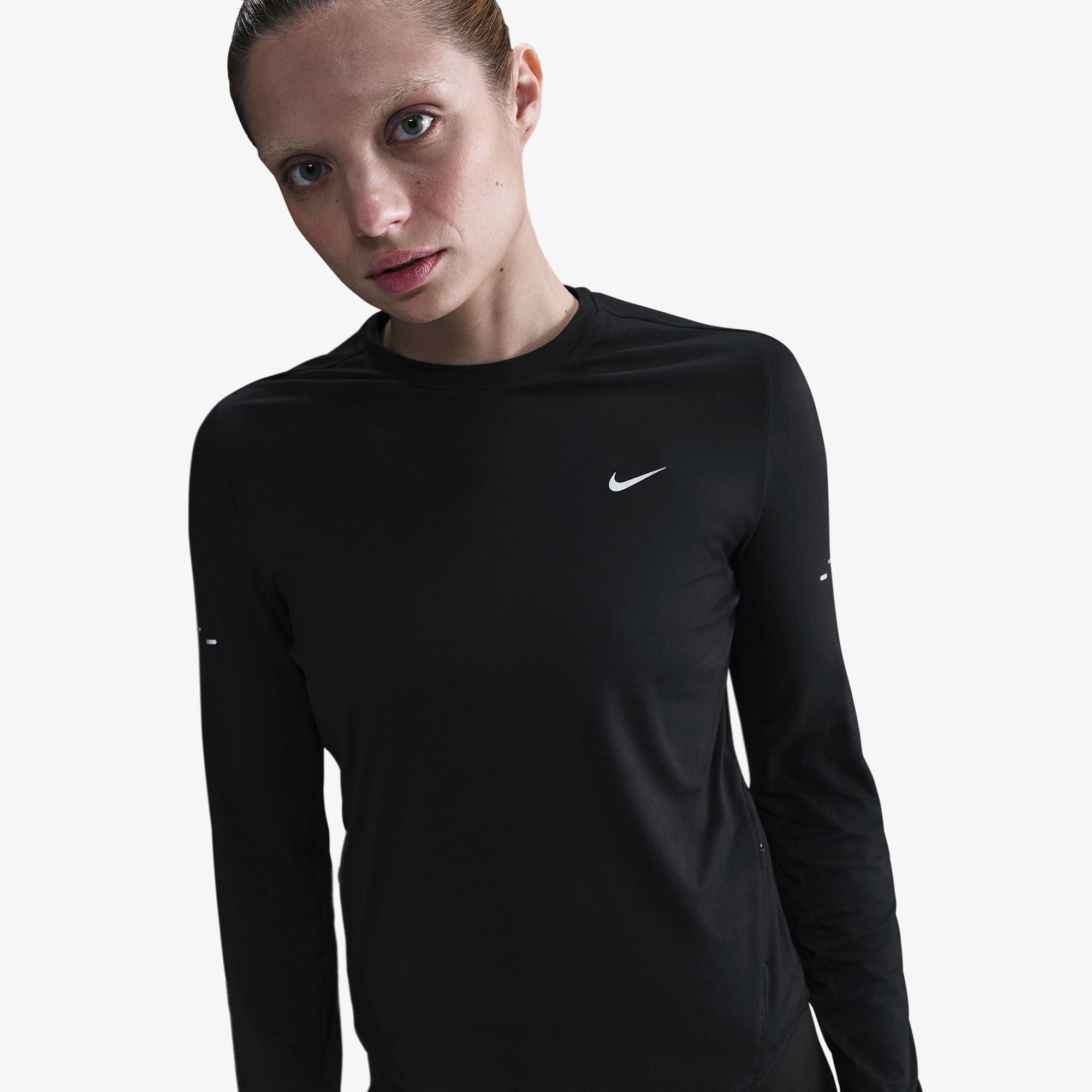 Nike Swift Dri-Fit Kadın Siyah T-Shirt