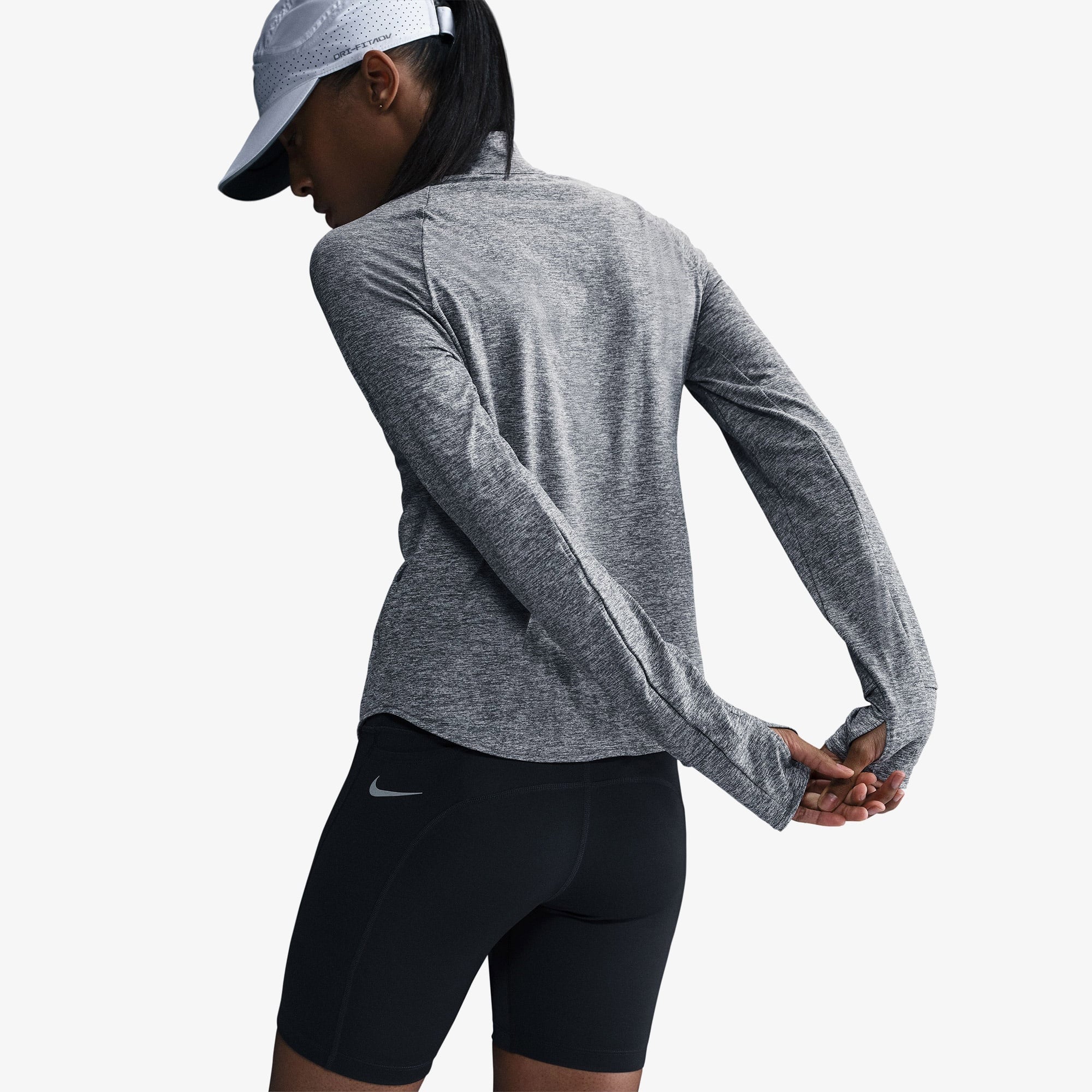 Nike Swift Dri-Fit Kadın Gri T-Shirt