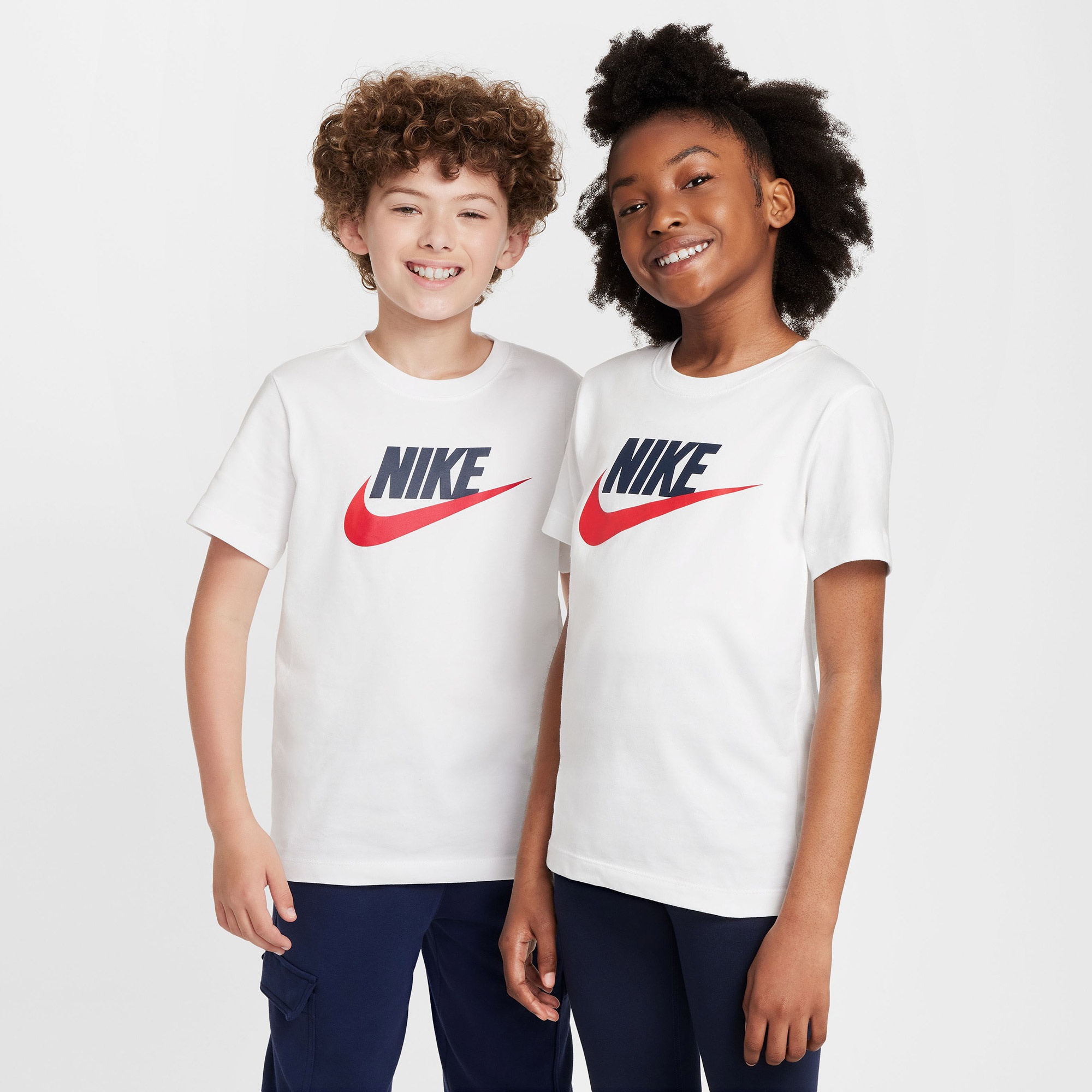 Nike Sportswear Futura Çocuk Beyaz T-Shirt