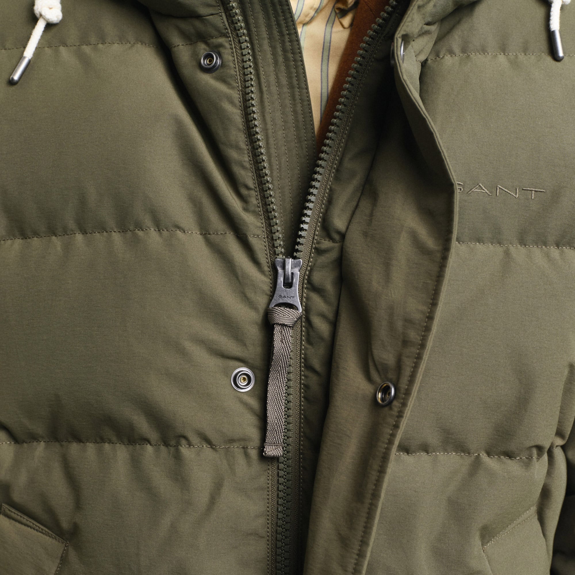 Gant Erkek Yeşil Kapüşonlu Kaz Tüyü Mont