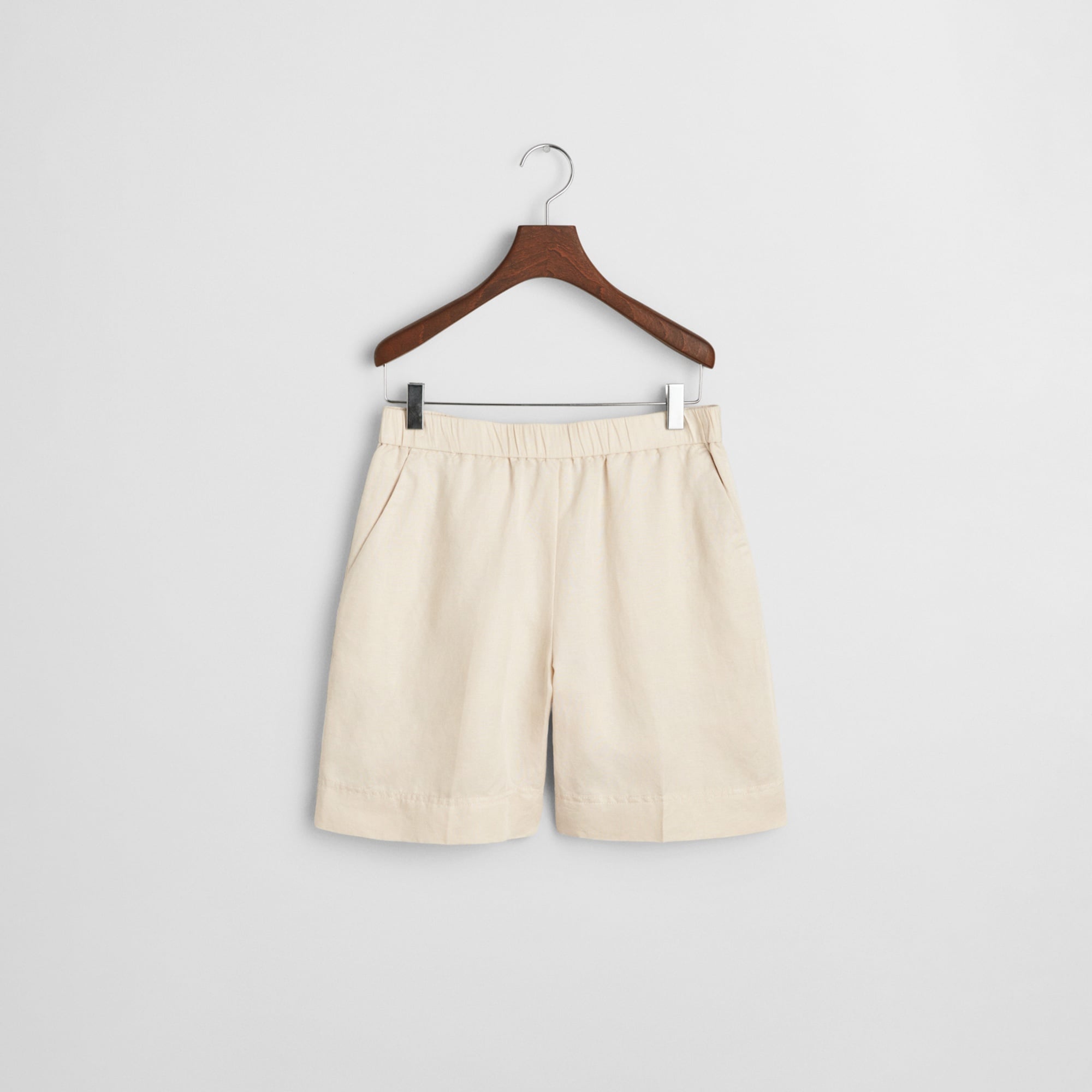 GANT Kadın Krem Relaxed Fit Keten Şort