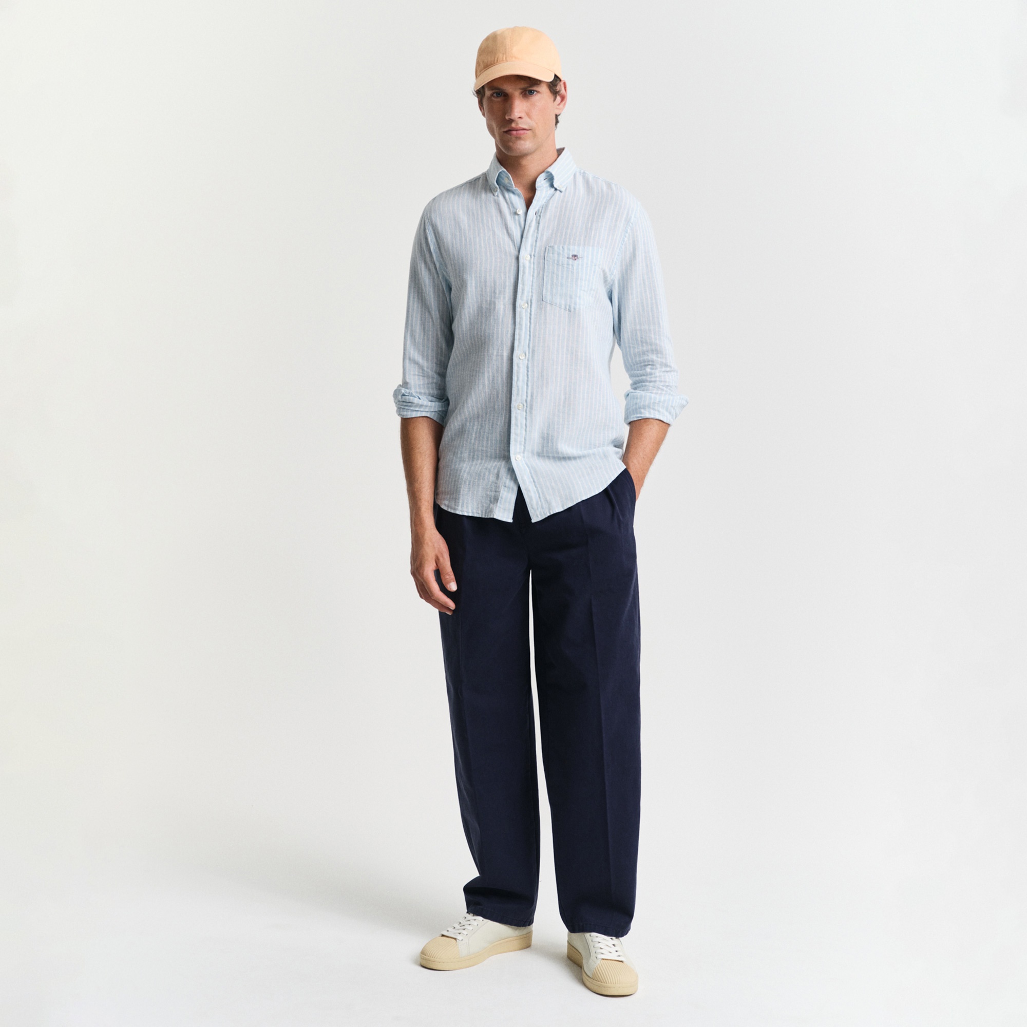 GANT Erkek Mavi Regular Fit Düğmeli Yaka Çizgili Keten Gömlek