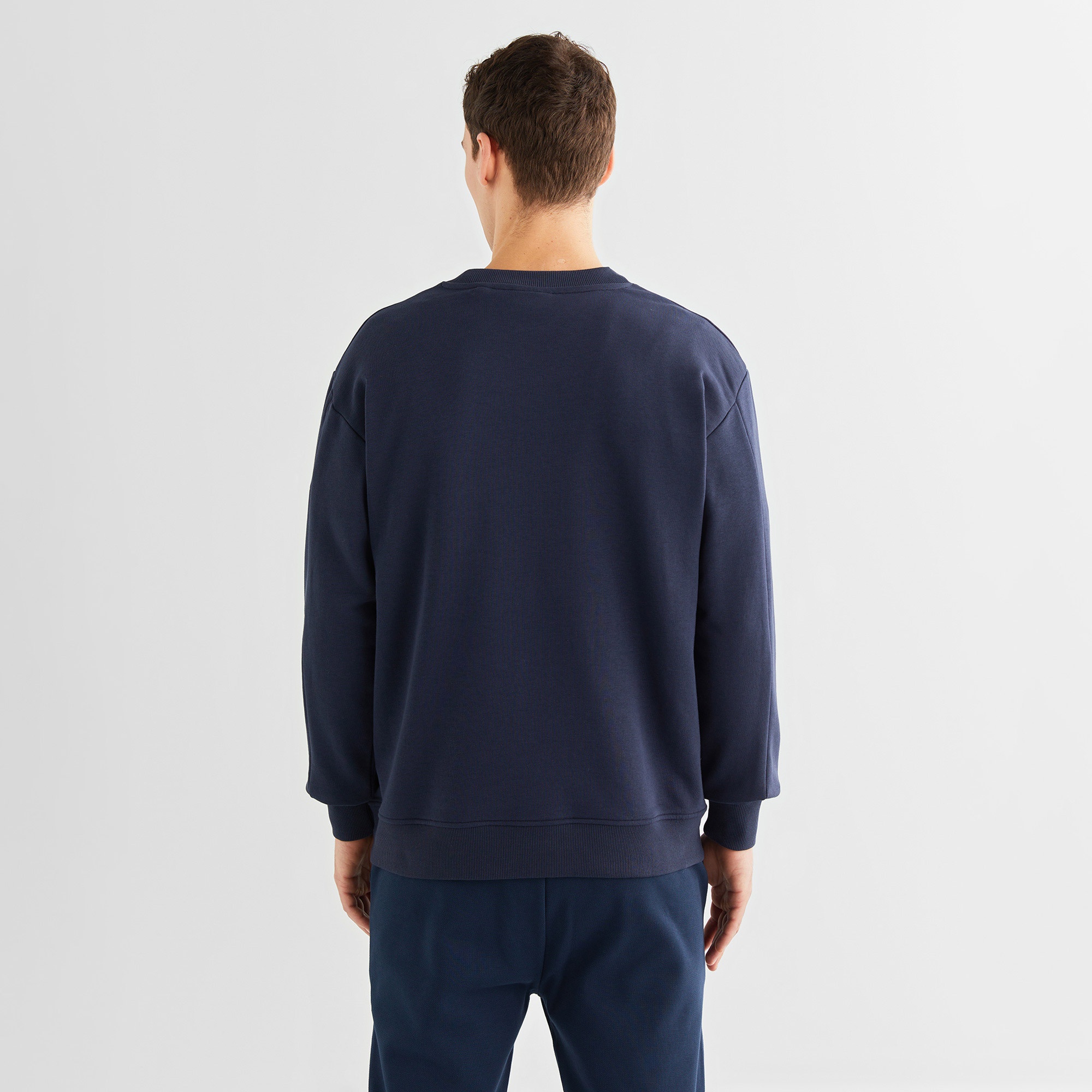 GANT Erkek Lacivert Relaxed Fit Bisiklet Yaka Logolu Sweatshirt