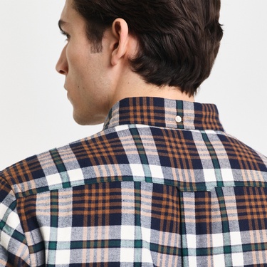  GANT Erkek Kahverengi Regular Fit Düğmeli Yaka Logolu Gömlek