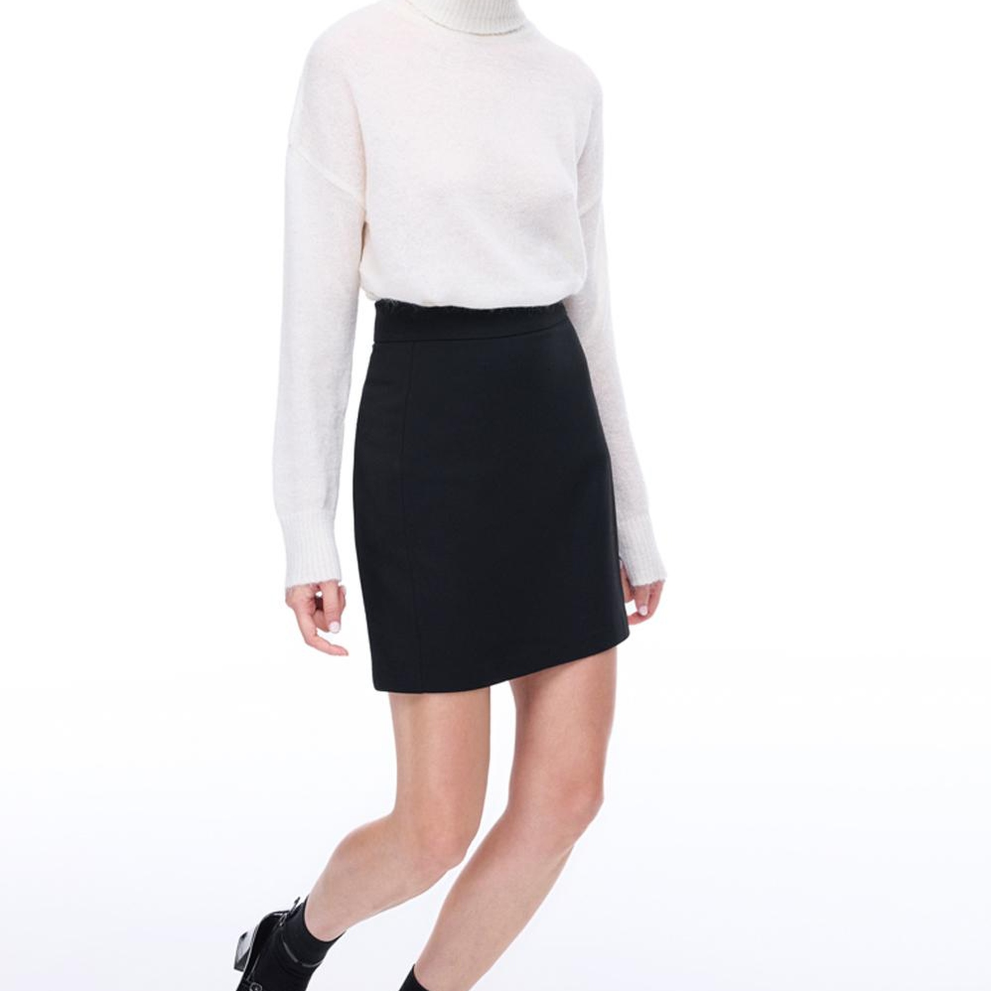 Seras Regular Fit Diz Üstü Siyah Etek