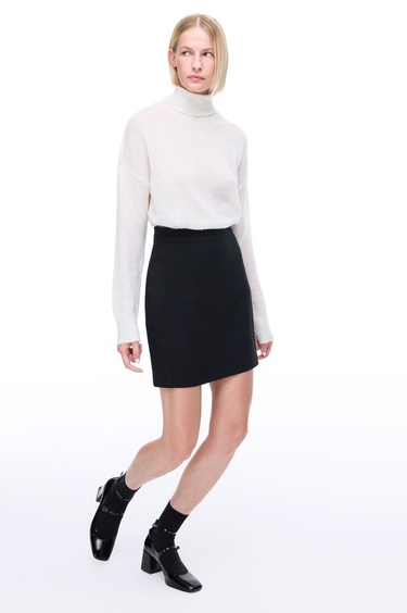  Seras Regular Fit Diz Üstü Siyah Etek