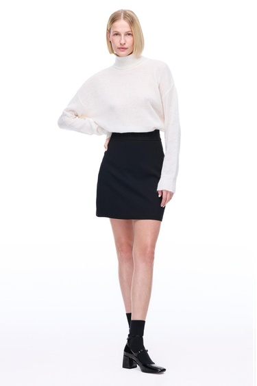  Seras Regular Fit Diz Üstü Siyah Etek