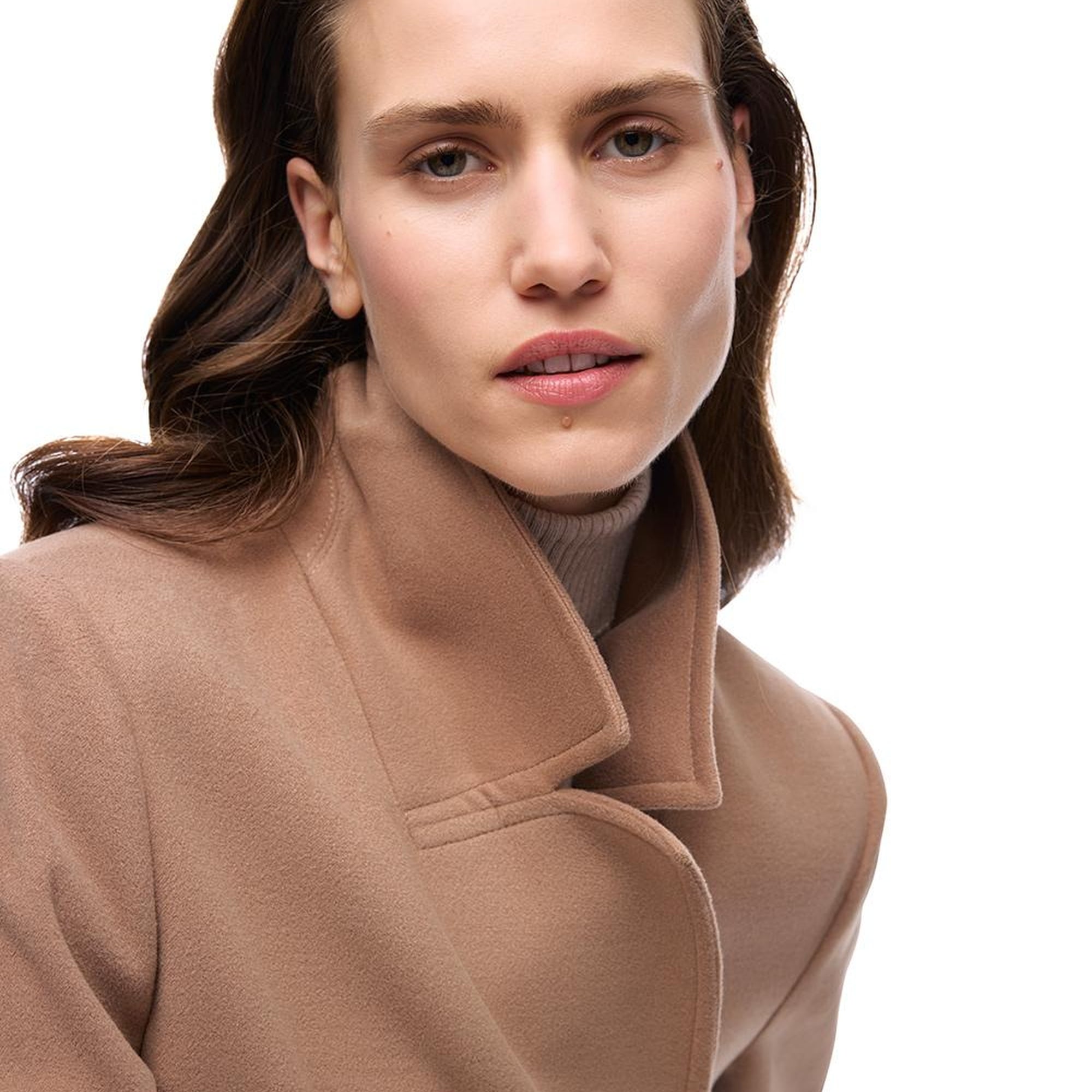 Mona Regular Fit Diz Üstü Takma Kol Erkek Yaka Devetuyu Kaban