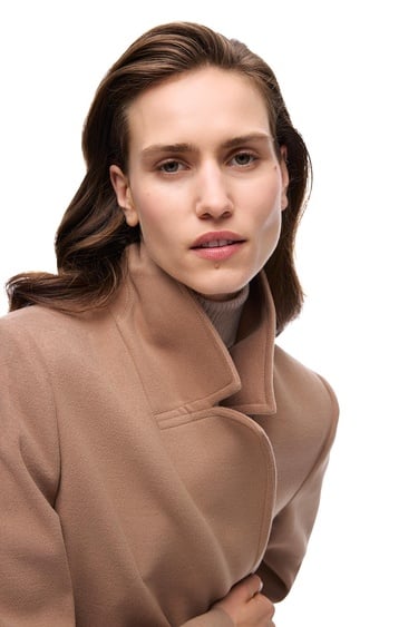  Mona Regular Fit Diz Üstü Takma Kol Erkek Yaka Devetuyu Kaban