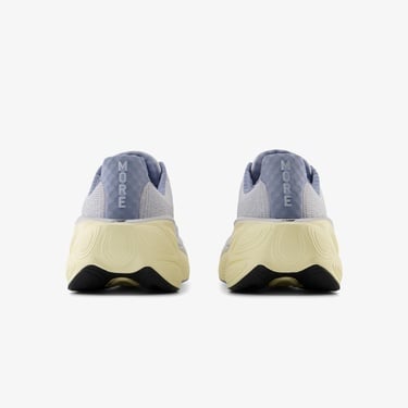  New Balance Fresh Foam X More v5 Kadın Gri Koşu Ayakkabısı