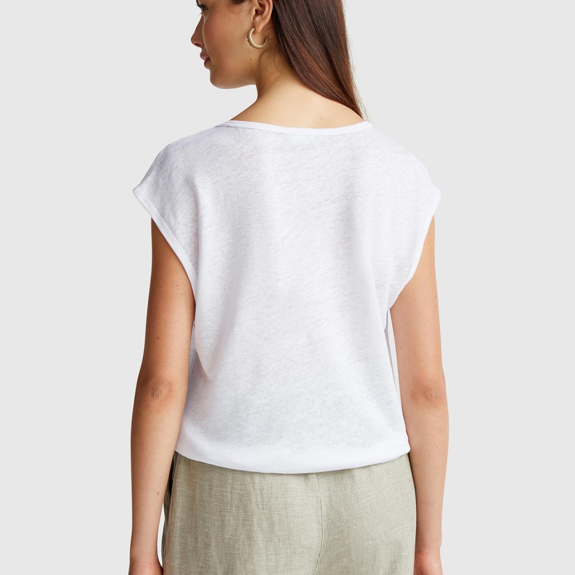 Kadın Beyaz %100 Keten Yanları Yırtmaçlı Relax Fit Yuvarlak Yaka T-Shirt