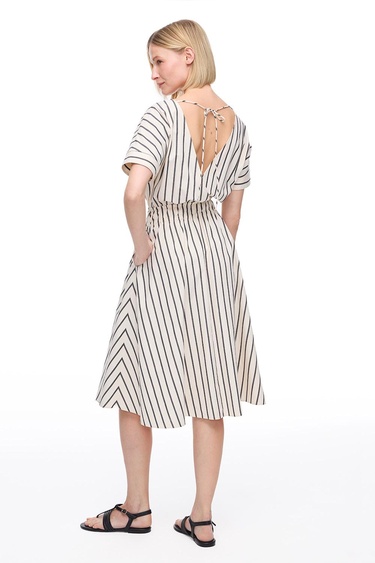  Krem Chatos Slim Fit Çizgili Diz Altı Elbise