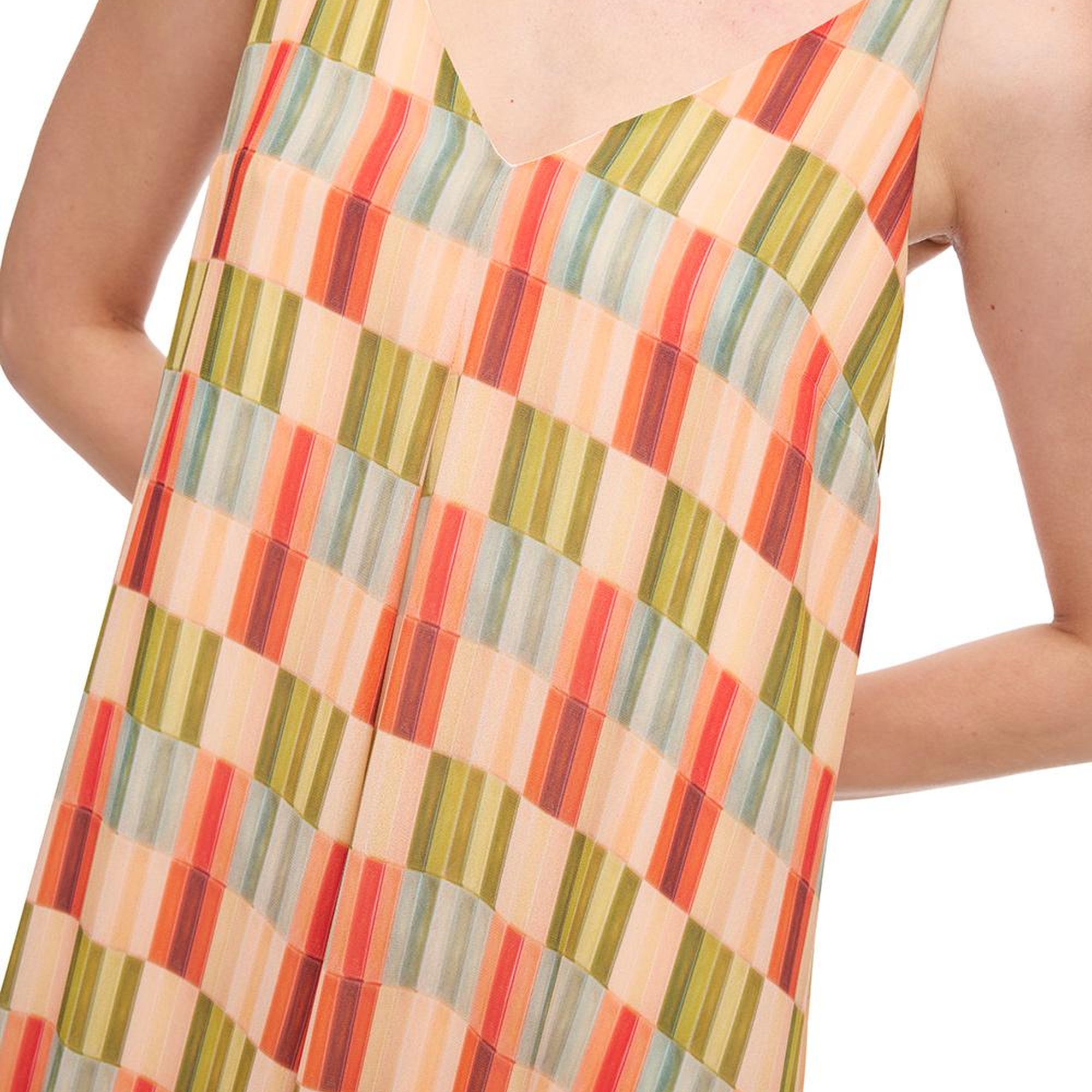 V-Yaka Askılı Geometrik Desenli Uzun Elbise