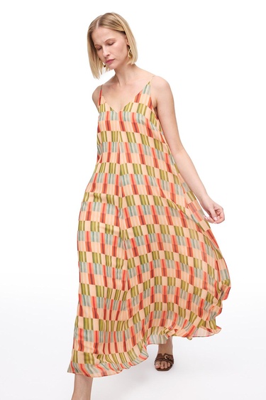  V-Yaka Askılı Geometrik Desenli Uzun Elbise