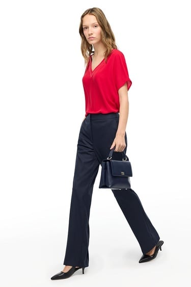  Kırmızı Ametist Rahat Kalıp V-Yaka Bluz