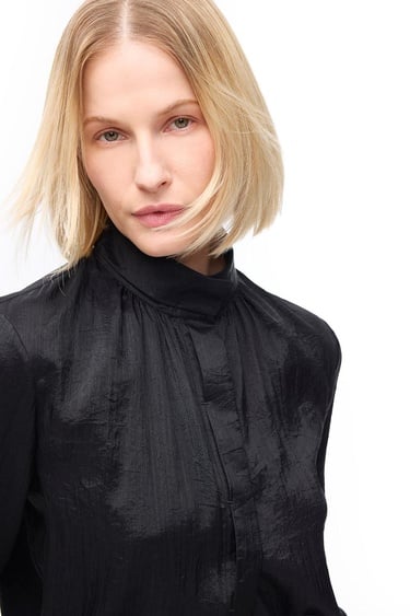  Düğmeli Uzun Kollu Poliamid Bluz