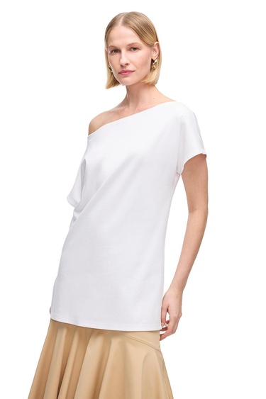  Kayık Yaka Pamuklu Tişört