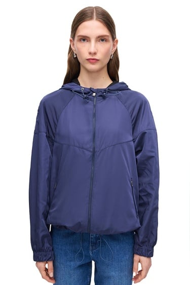  Amiens Lacivert Renk Rahat Kalıp Dik Yaka Düşük Kollu Mont