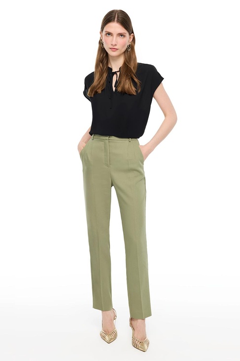  Haki Dellas Pantolon