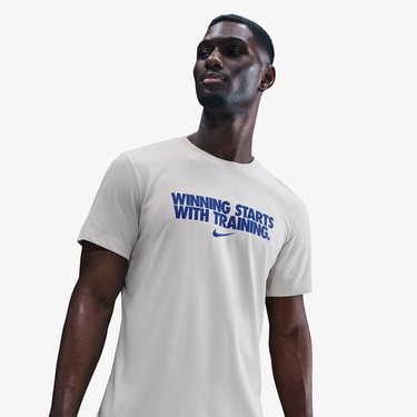  Nike Dri-Fit Winning Erkek Beyaz T-Shirt