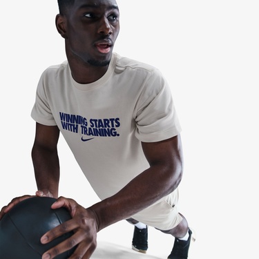  Nike Dri-Fit Winning Erkek Beyaz T-Shirt