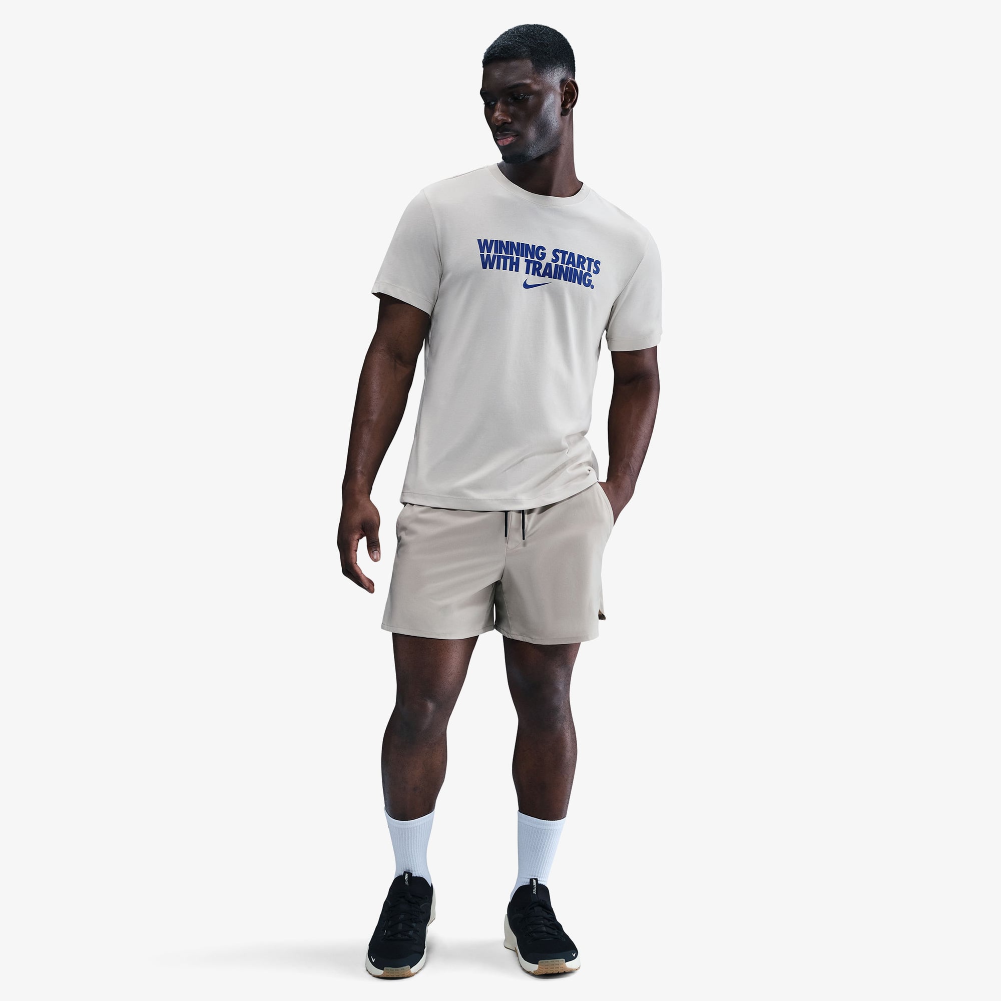  Nike Dri-Fit Winning Erkek Beyaz T-Shirt