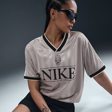  Nike Sportswear Kadın Gri T-Shirt