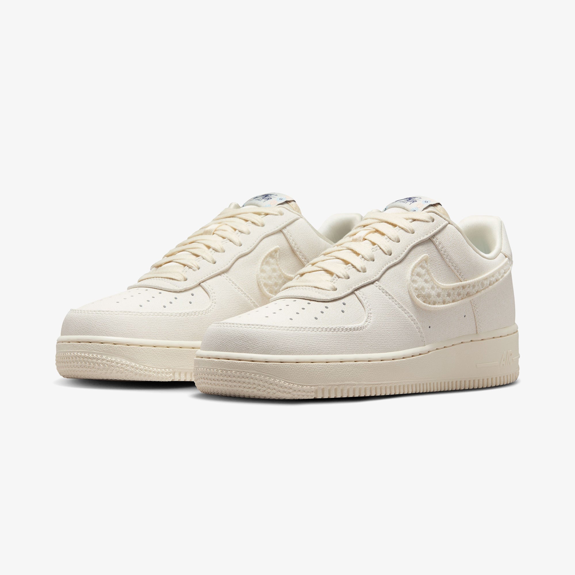 Nike Air Force 1 '07 LX Kadın Krem Rengi Spor Ayakkabı
