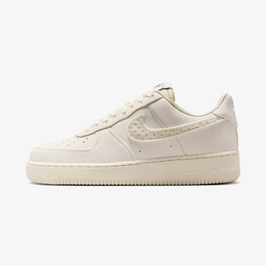  Nike Air Force 1 '07 LX Kadın Krem Rengi Spor Ayakkabı