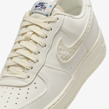  Nike Air Force 1 '07 LX Kadın Krem Rengi Spor Ayakkabı