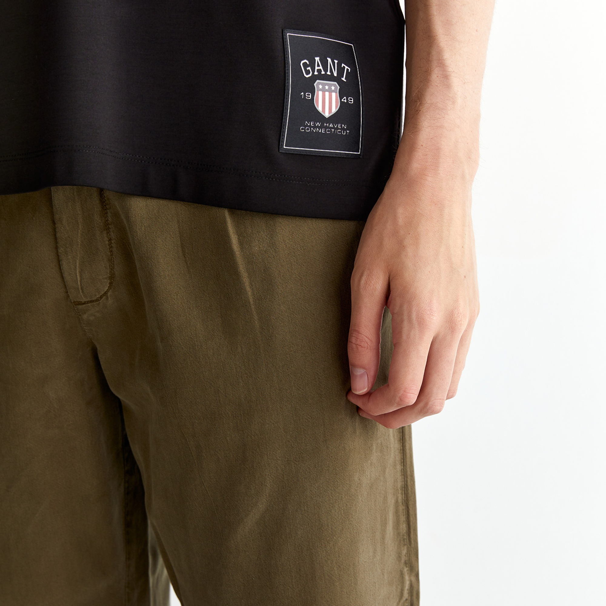 GANT Erkek Siyah Relaxed Fit Bisiklet Yaka Logolu T-Shirt