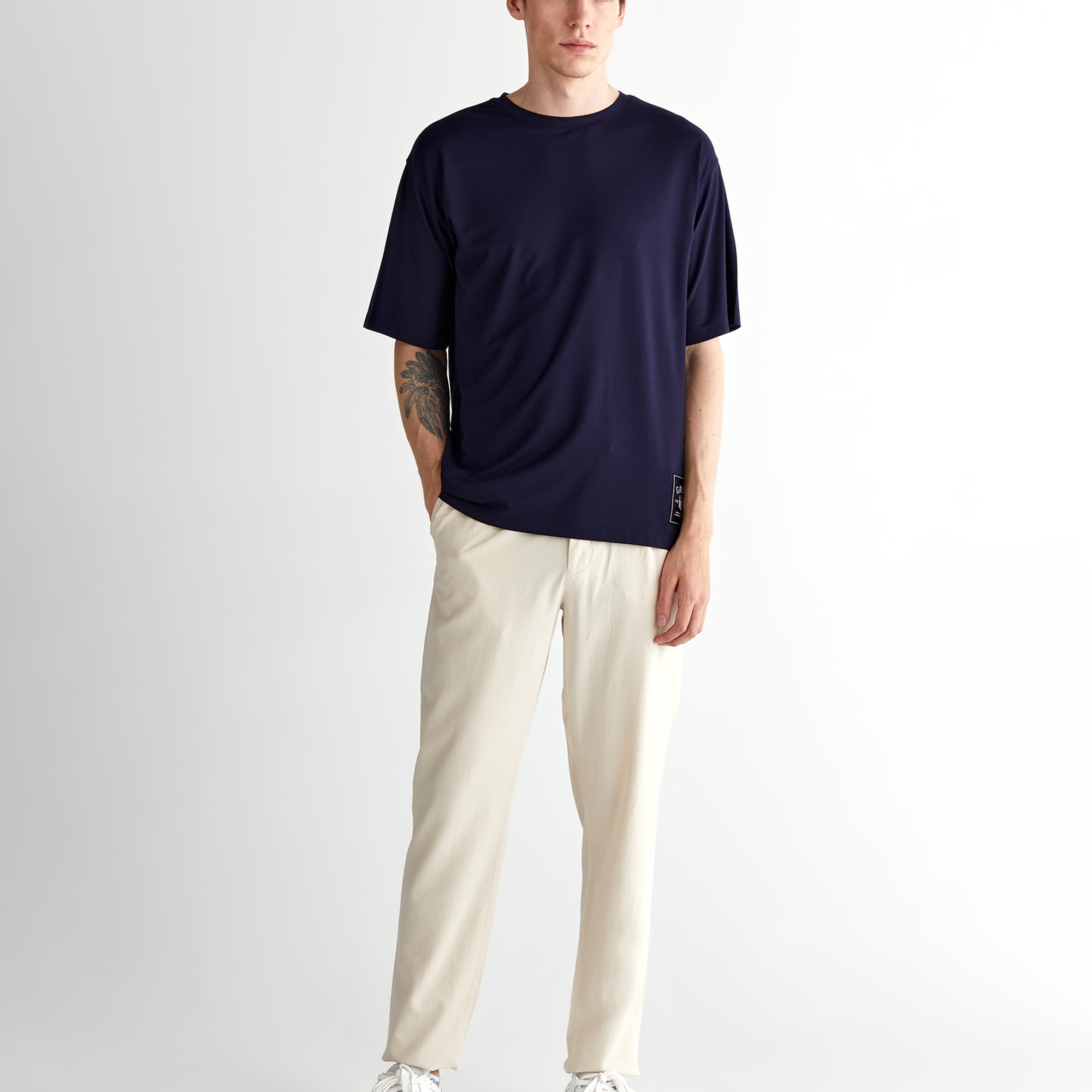 GANT Erkek Lacivert Relaxed Fit Bisiklet Yaka Logolu T-Shirt